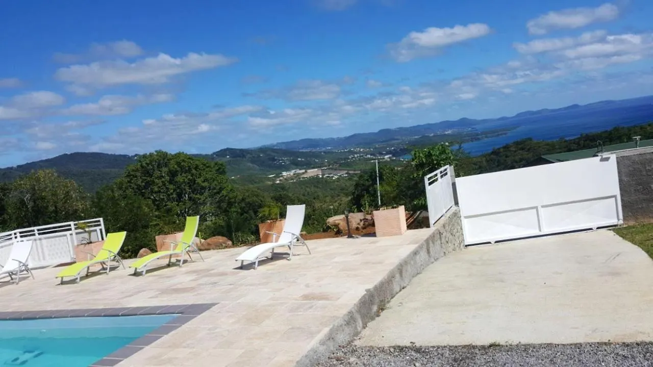Villa Diamant: Seaside Retreat with Private Pool and Garden Le Diamant