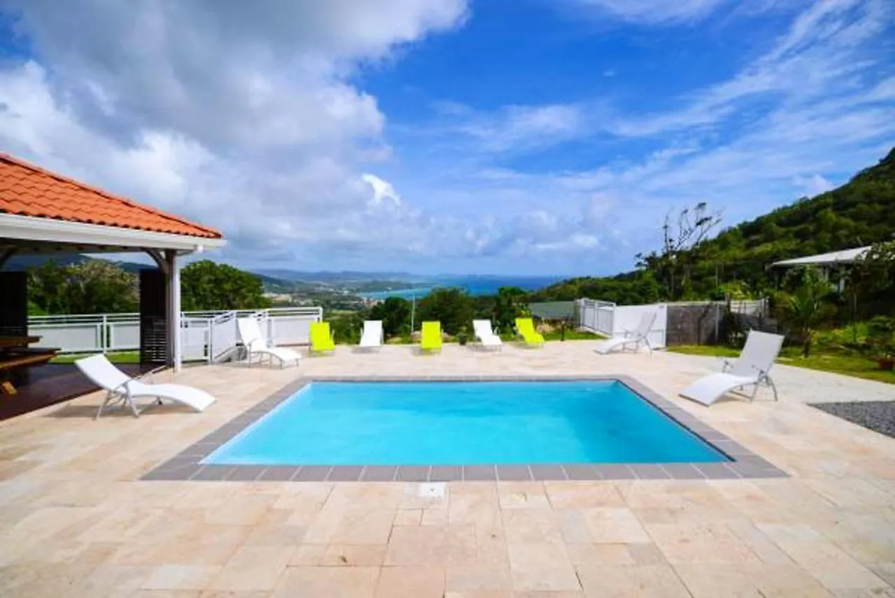 Villa Diamant: Seaside Retreat with Private Pool and Garden Le Diamant